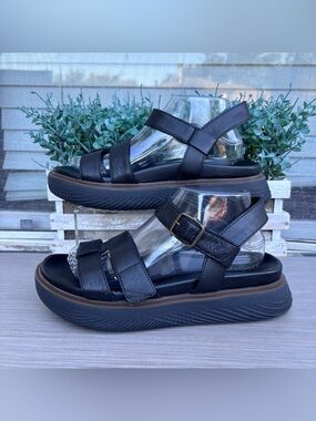Vionic Women's Solana Strappy Platform Sandals
